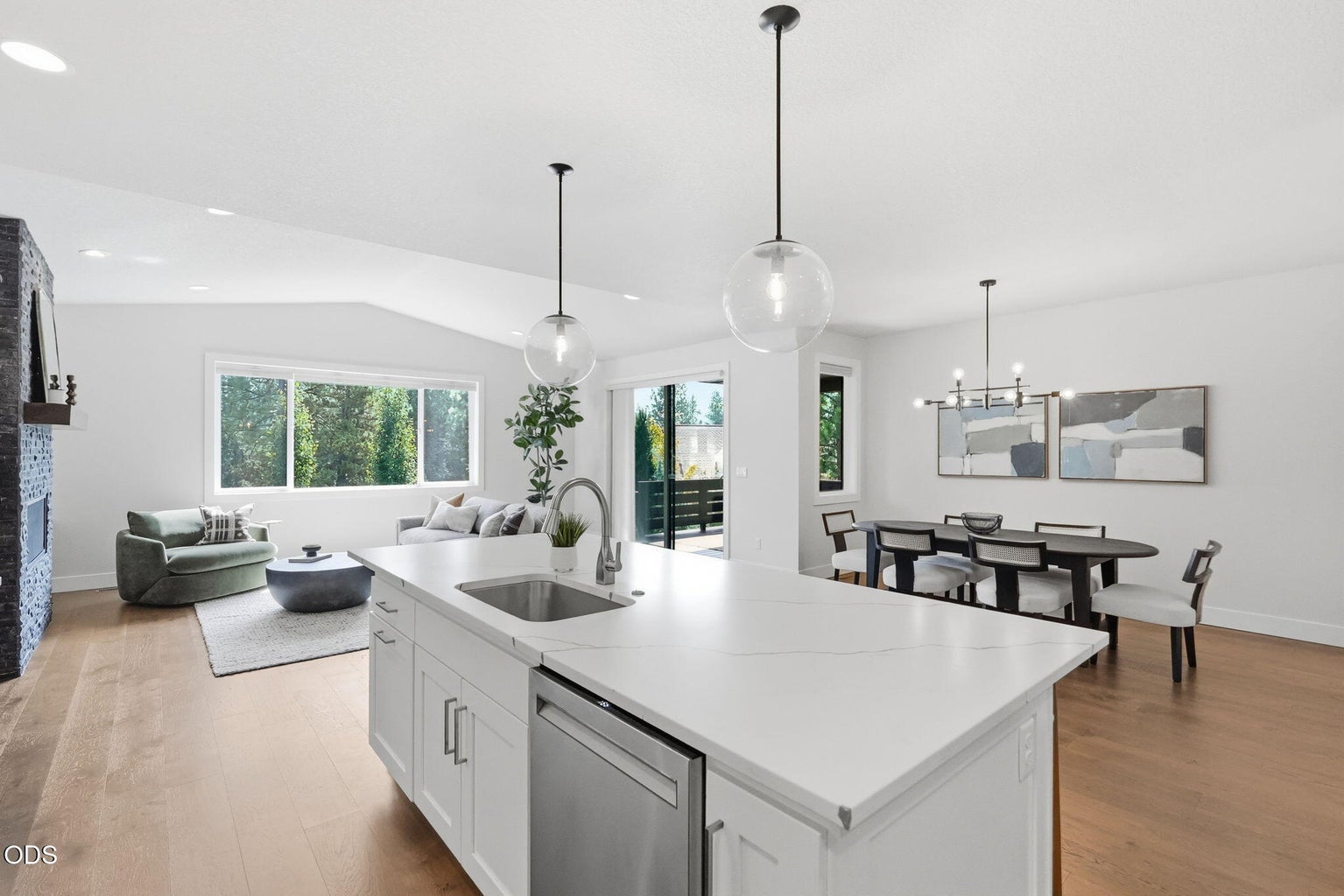 Photo of 2621 NW Sky Vista Court 11 of 63