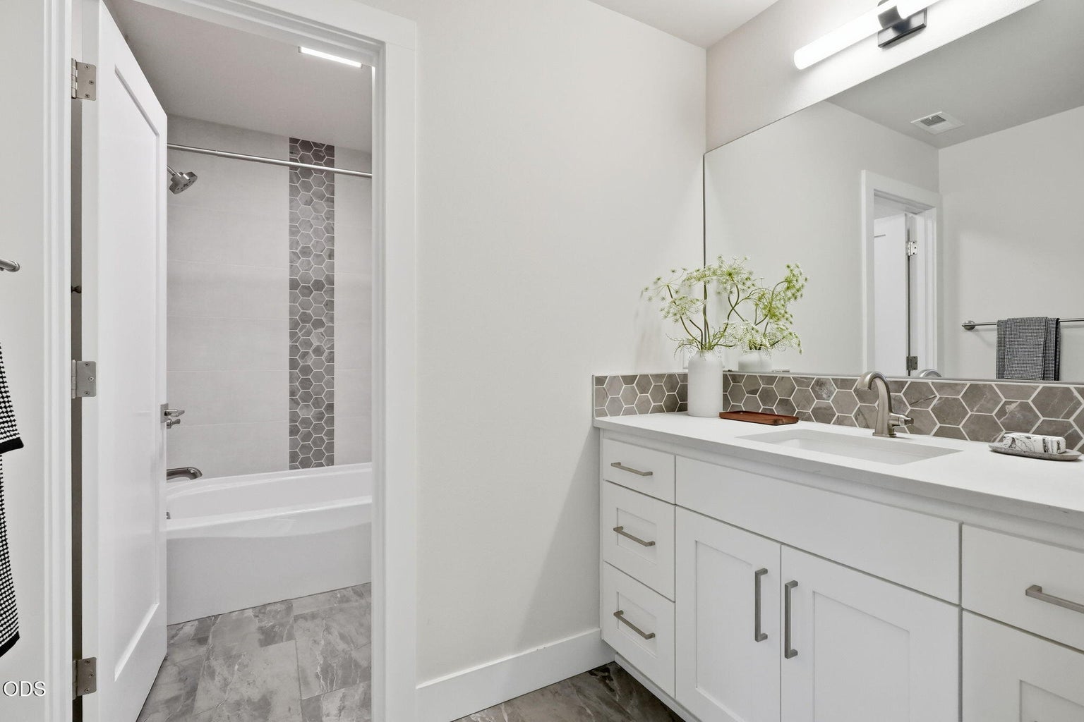 Photo of 2621 NW Sky Vista Court 48 of 63