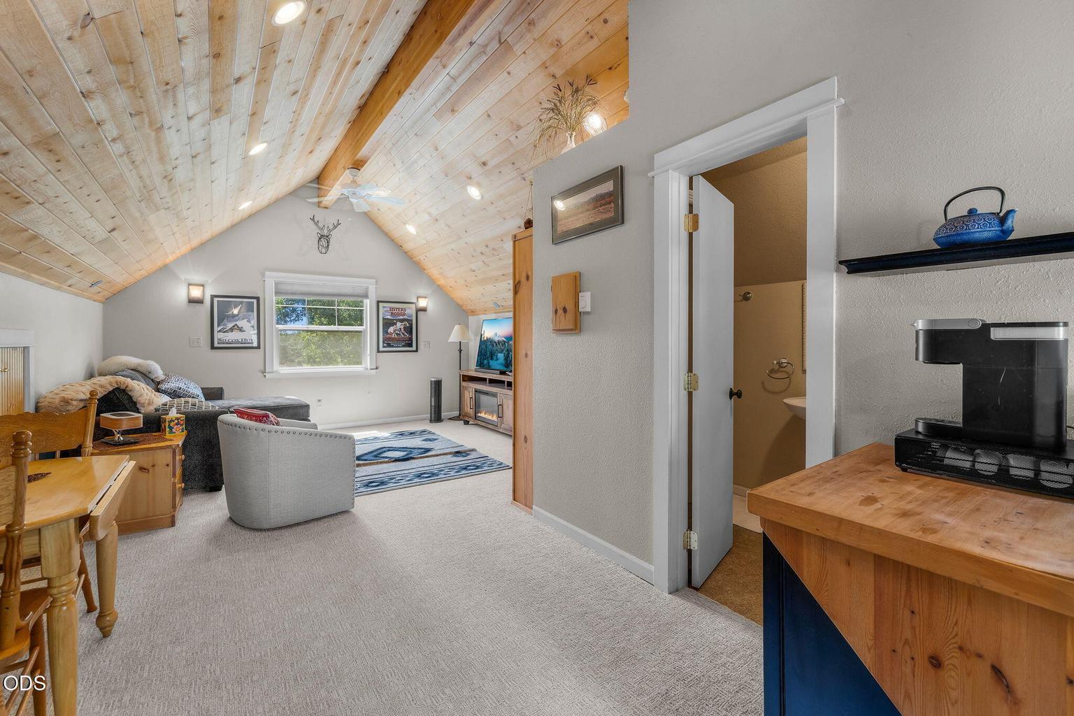 Photo of 17660 Edmundson Road 37 of 58