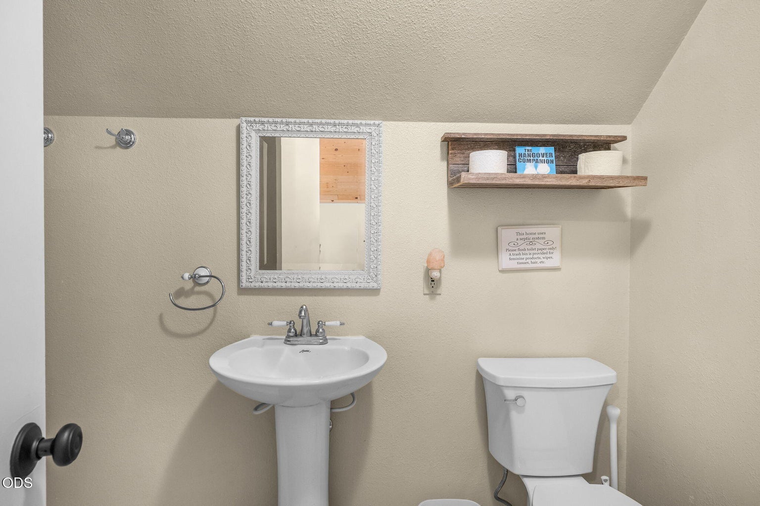Upper level room with full bath