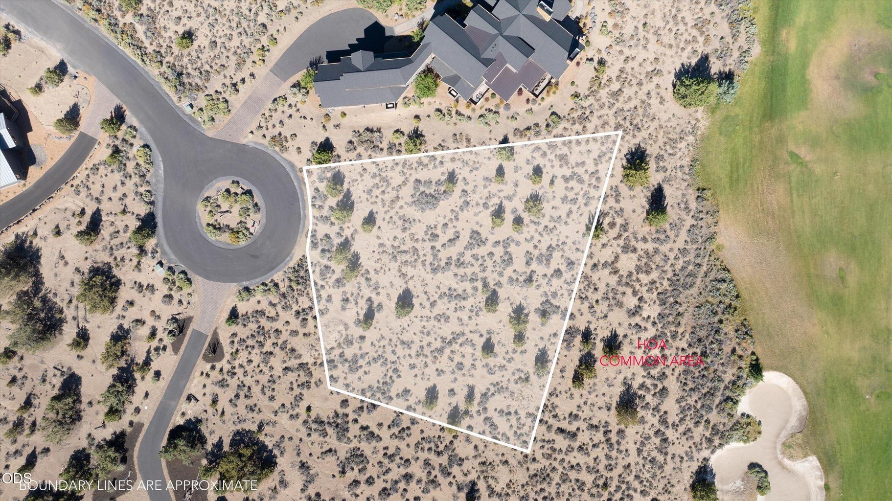 Photo of SW Two Saddle Ct 2 of 8