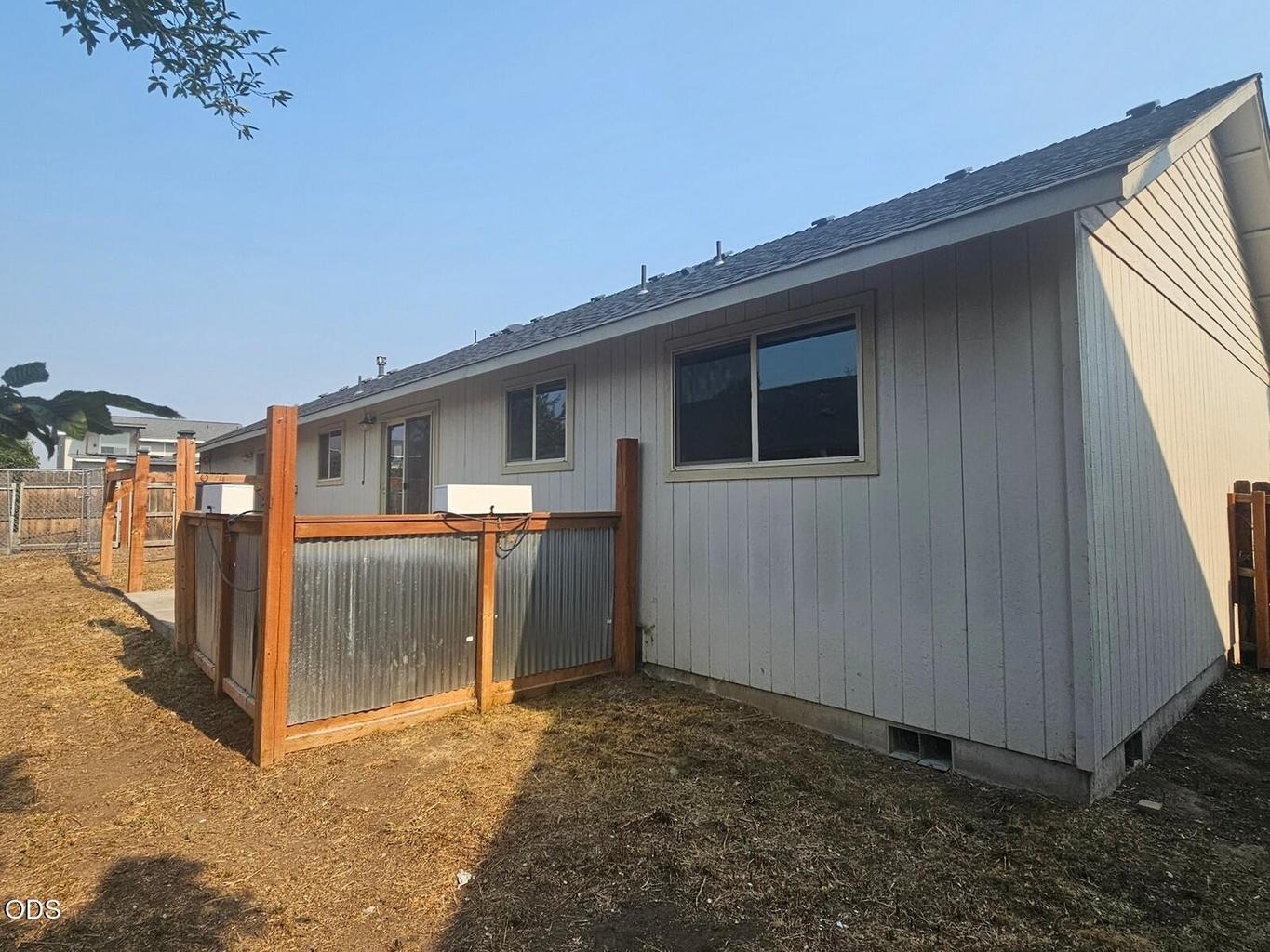 Photo of 825 NW Poplar Place 12 of 22