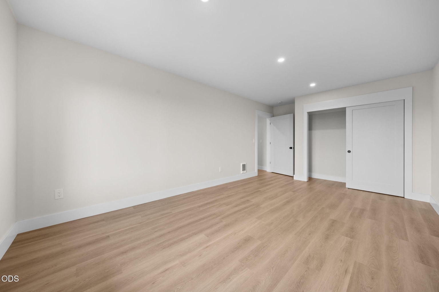 Photo of 3335 NW Fairway Heights Drive 25 of 46