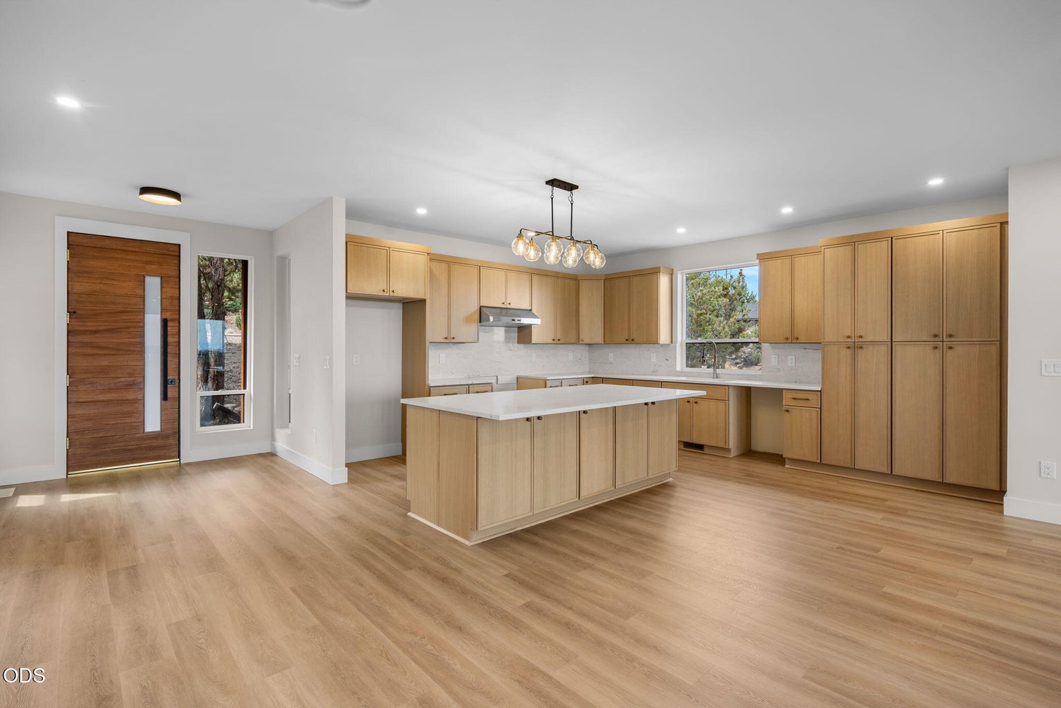Photo of 3335 NW Fairway Heights Drive 12 of 46