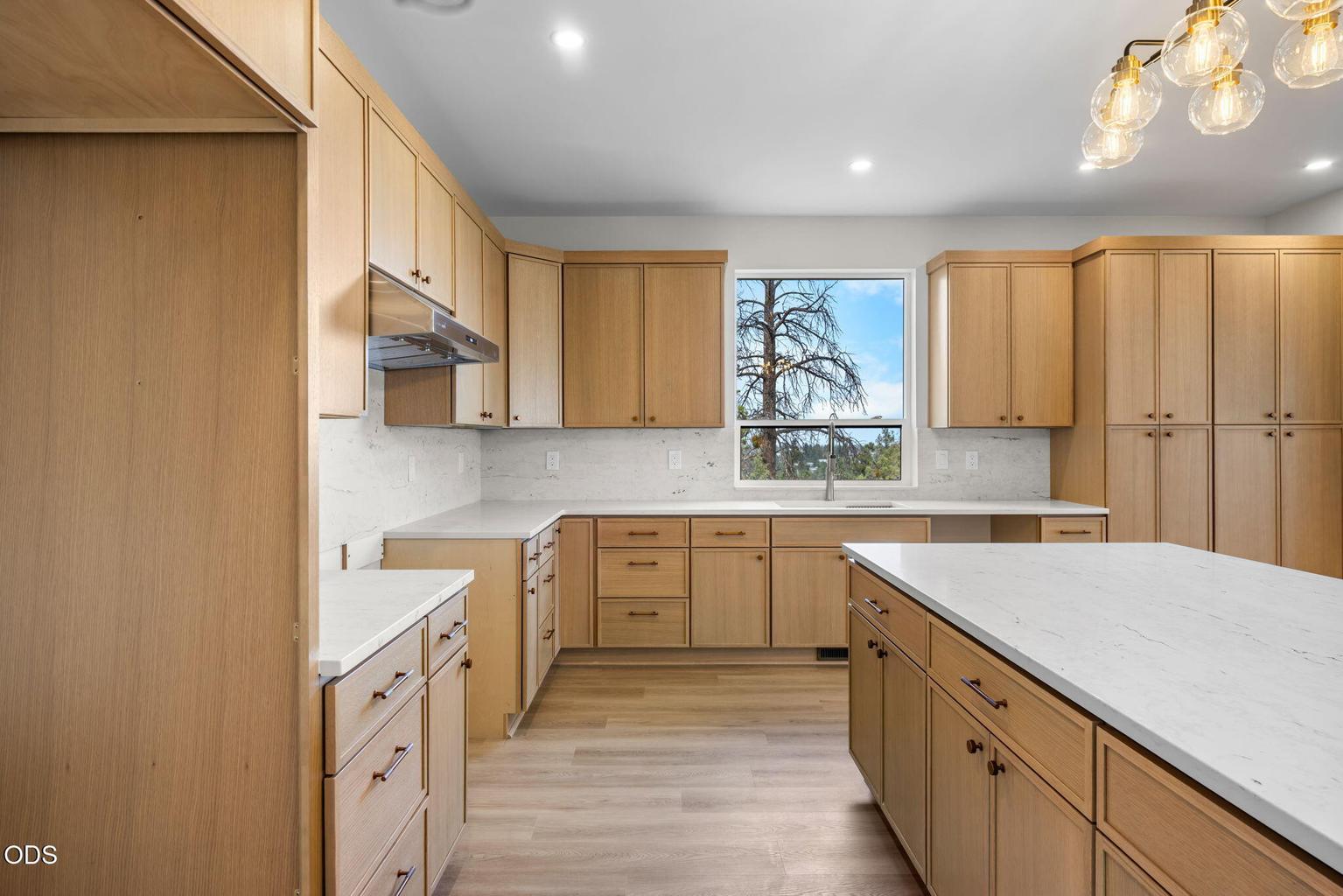 Photo of 3335 NW Fairway Heights Drive 16 of 46