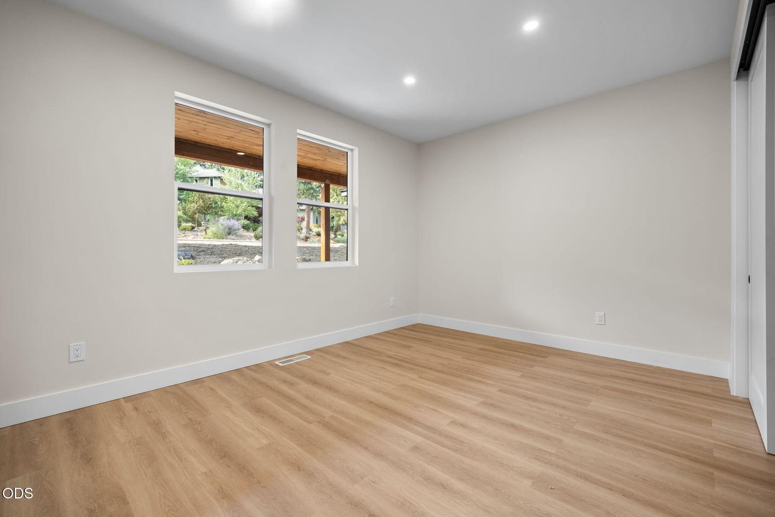 Photo of 3335 NW Fairway Heights Drive 41 of 46