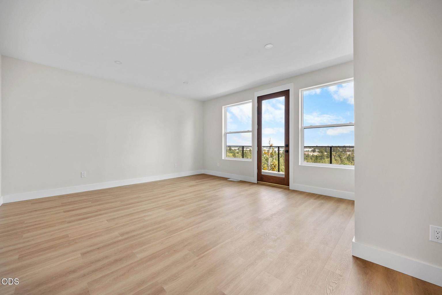 Photo of 3335 NW Fairway Heights Drive 17 of 46