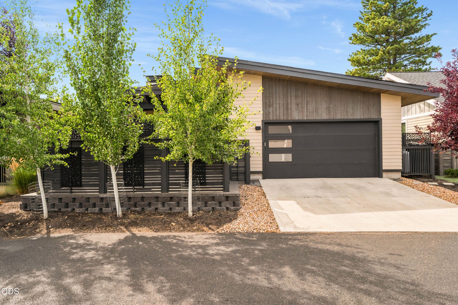 Photo of 1036 N Forest Edge Drive 2 of 45