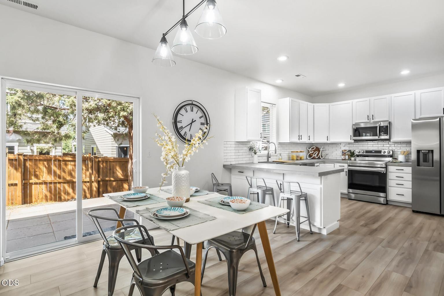 Photo of 63337 NW Lavacrest Street 12 of 40