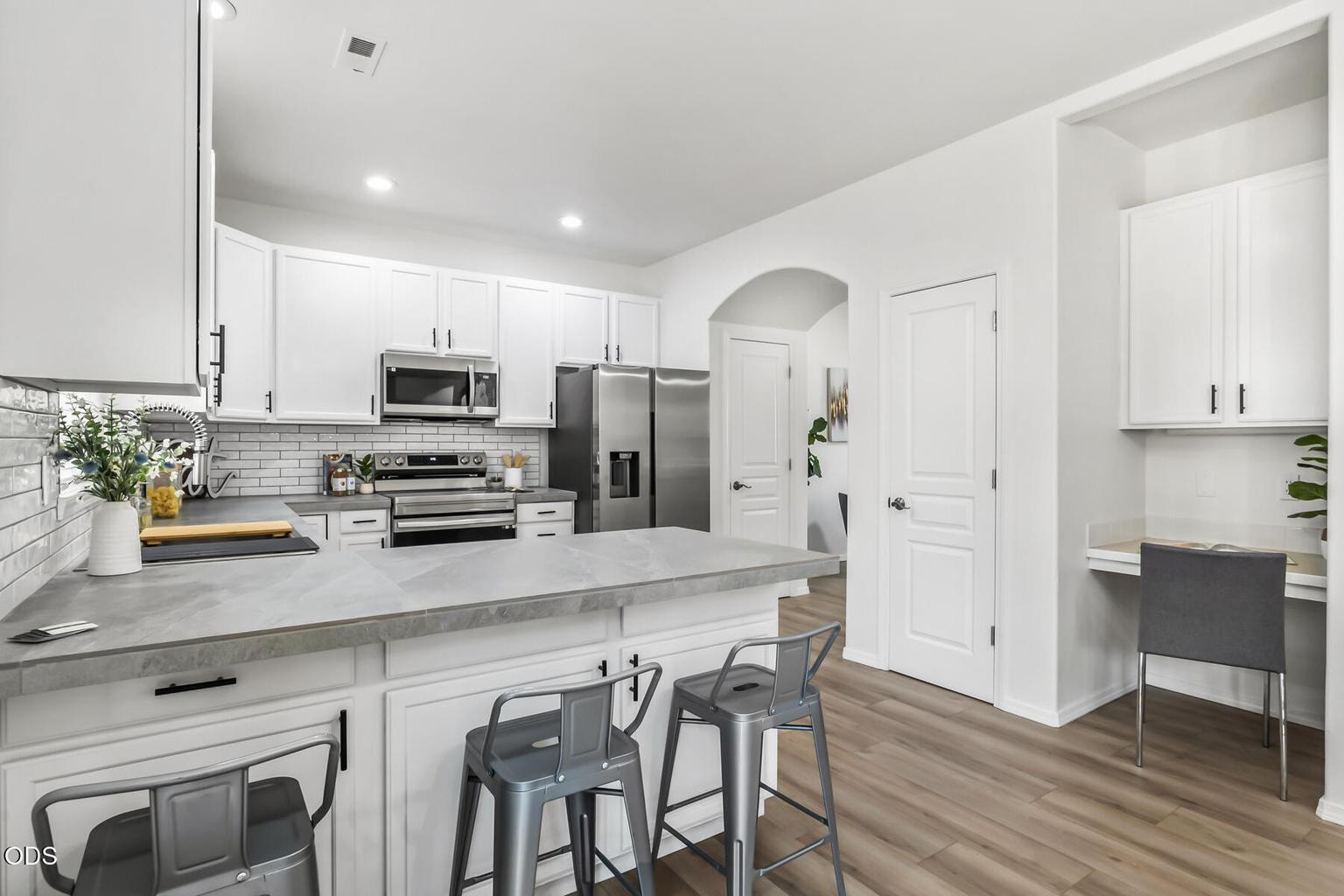 Photo of 63337 NW Lavacrest Street 14 of 40