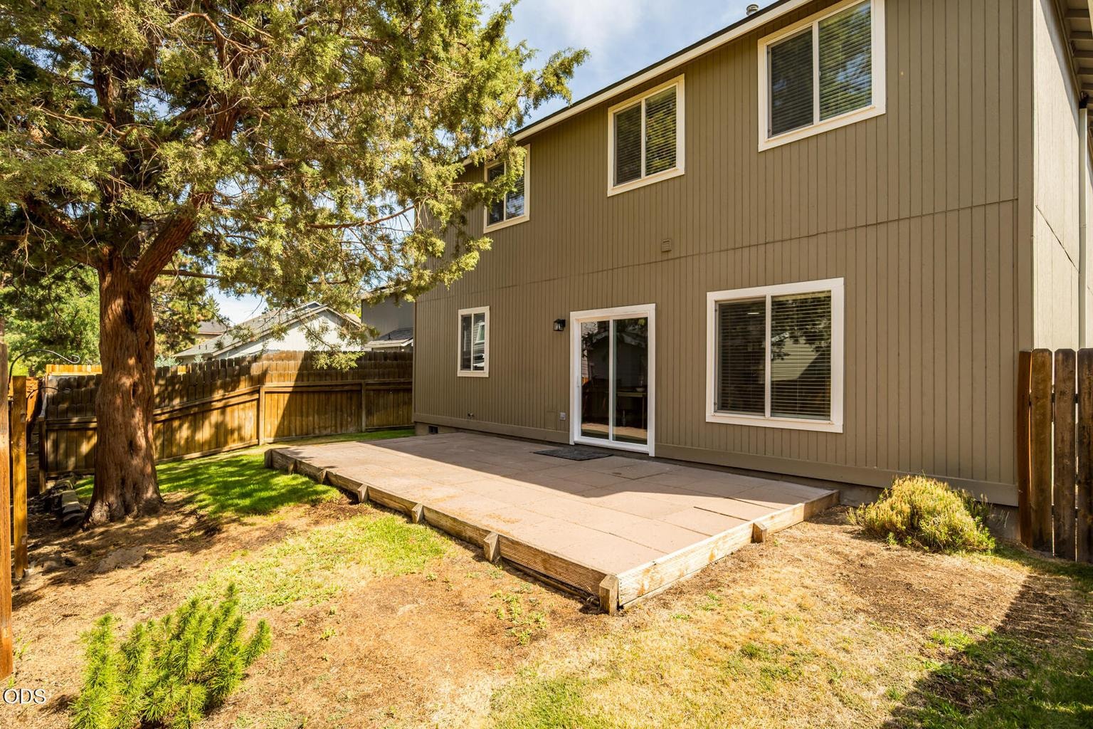 Photo of 63337 NW Lavacrest Street 32 of 40