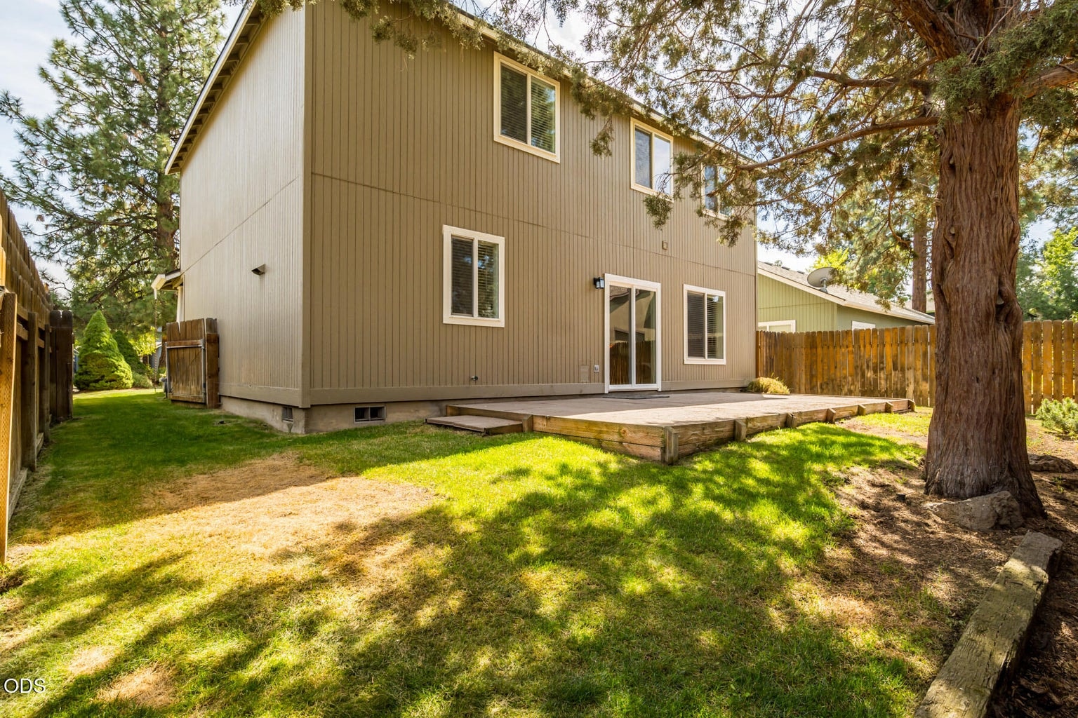 Photo of 63337 NW Lavacrest Street 30 of 40