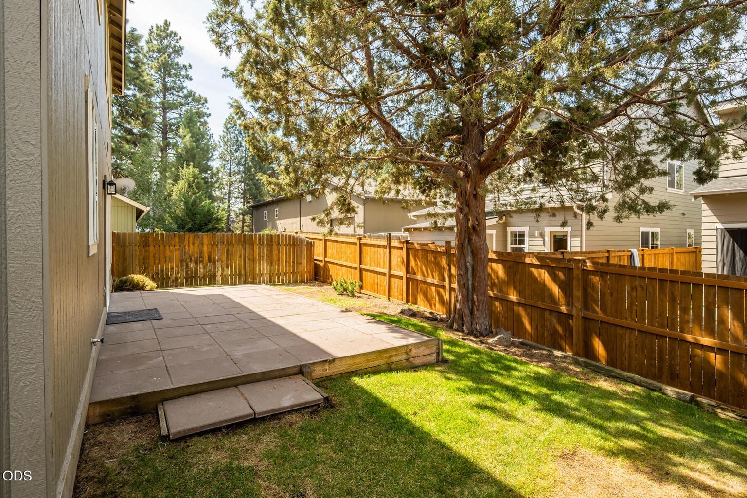 Photo of 63337 NW Lavacrest Street 33 of 40