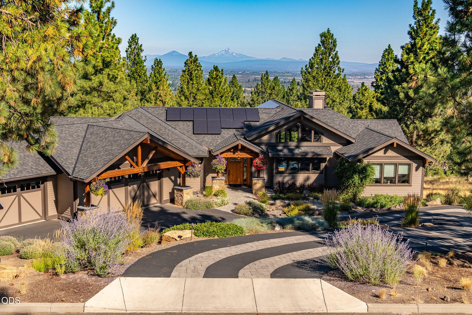 Photo of 1624 NW Overlook Drive 2 of 57