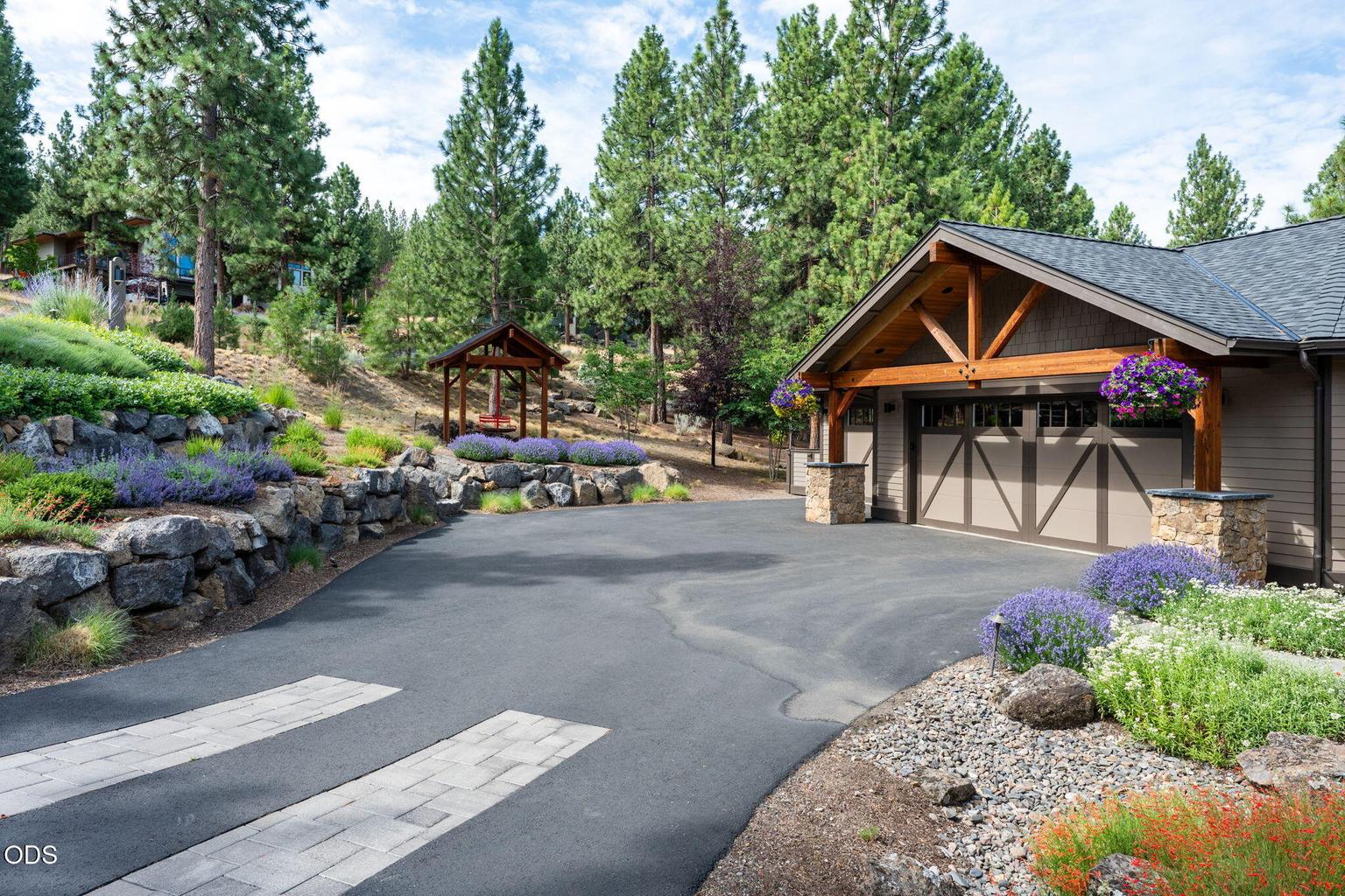 Photo of 1624 NW Overlook Drive 9 of 57