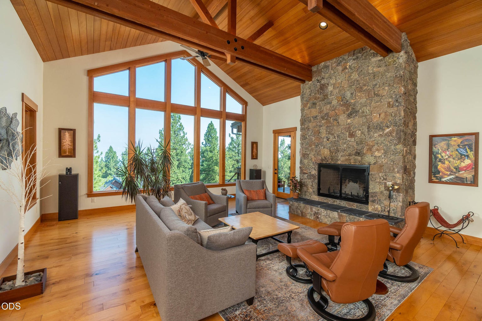 Photo of 1624 NW Overlook Drive 10 of 57