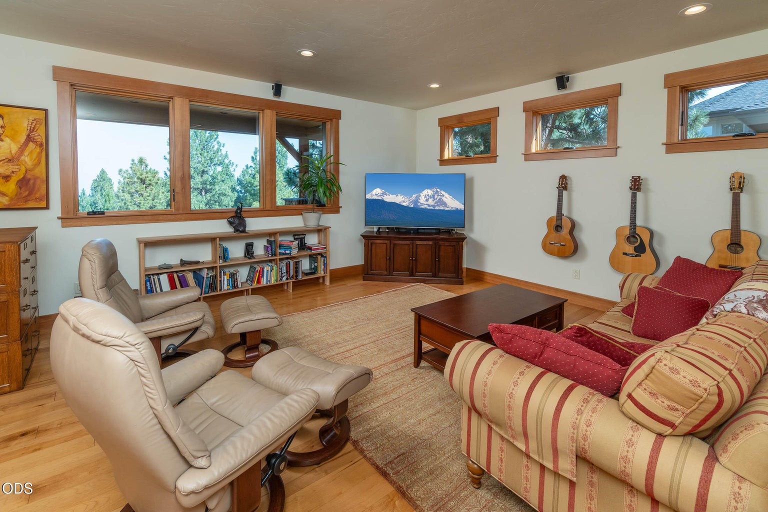 Photo of 1624 NW Overlook Drive 18 of 57