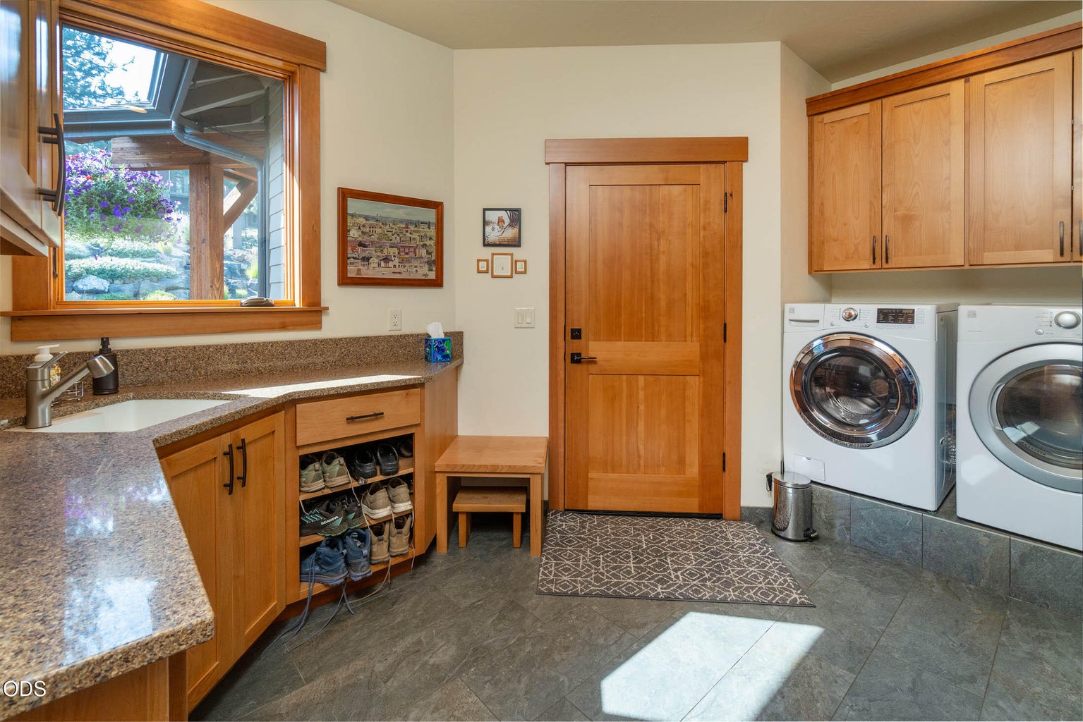 Photo of 1624 NW Overlook Drive 24 of 57