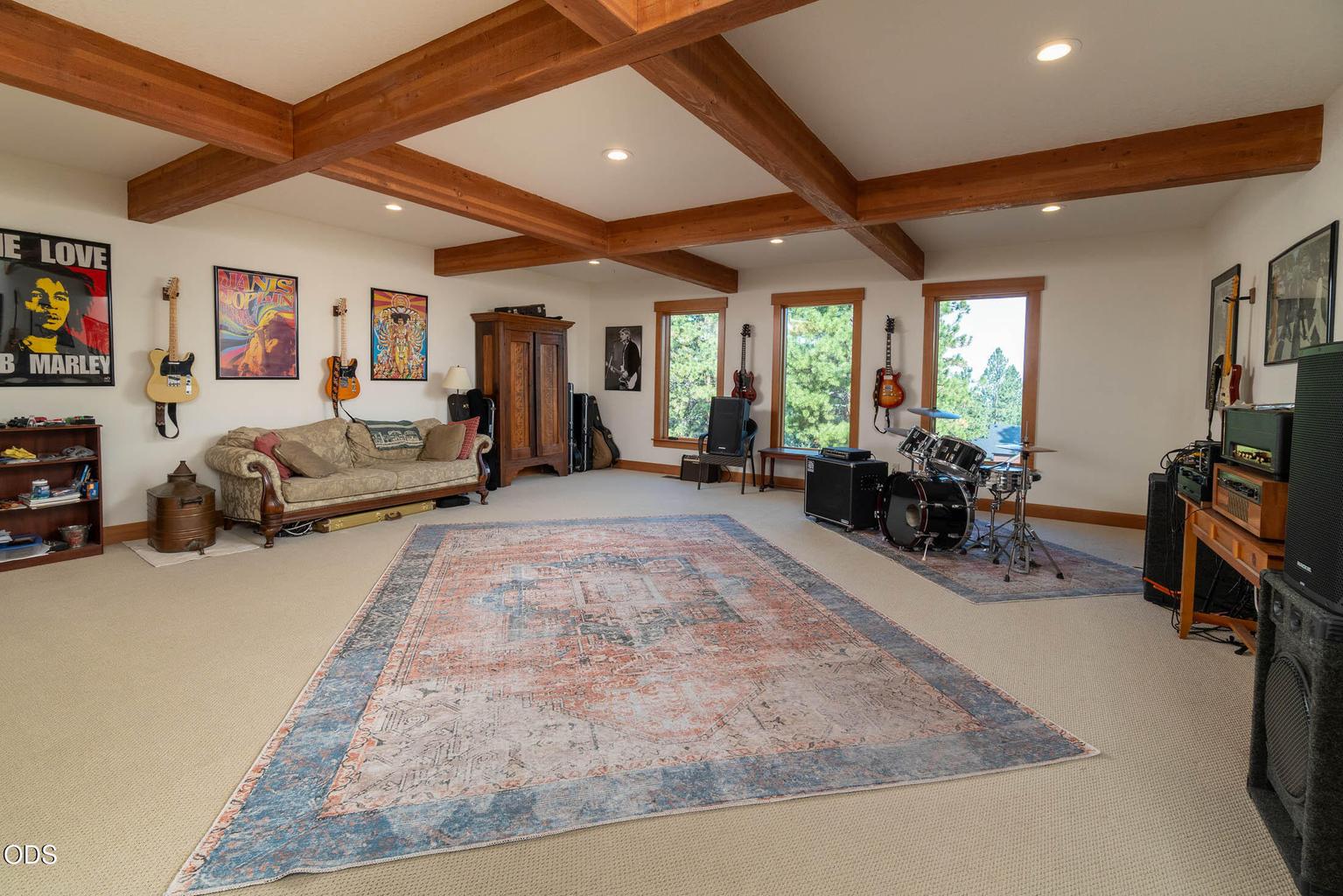 Photo of 1624 NW Overlook Drive 26 of 57