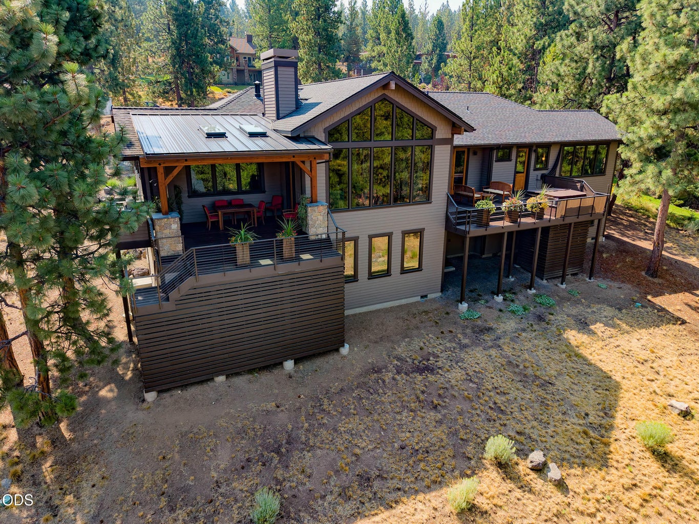 Photo of 1624 NW Overlook Drive 40 of 57