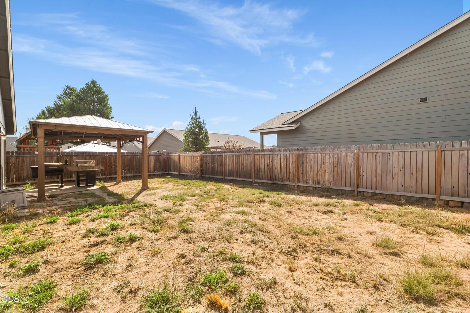 Photo of 16423 Riley Drive 5 of 24