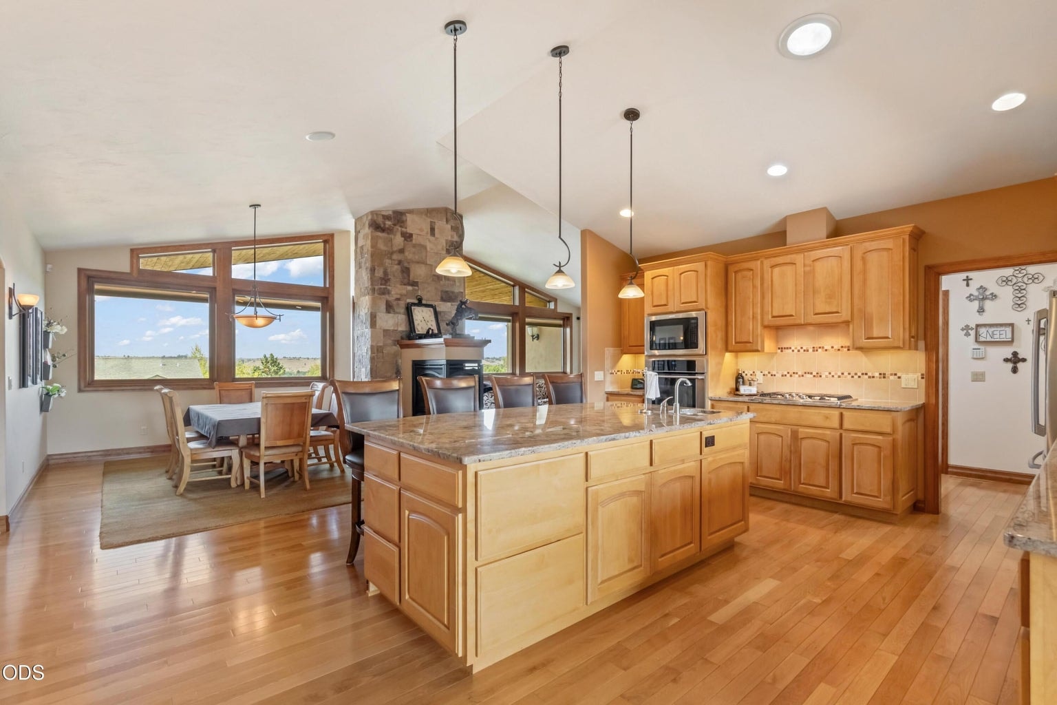 Photo of 373 SE Manzanita Drive 11 of 46