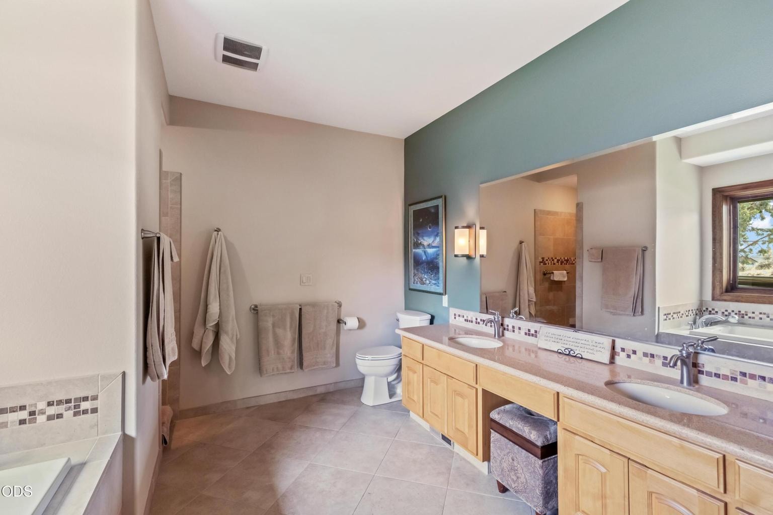Photo of 373 SE Manzanita Drive 19 of 46