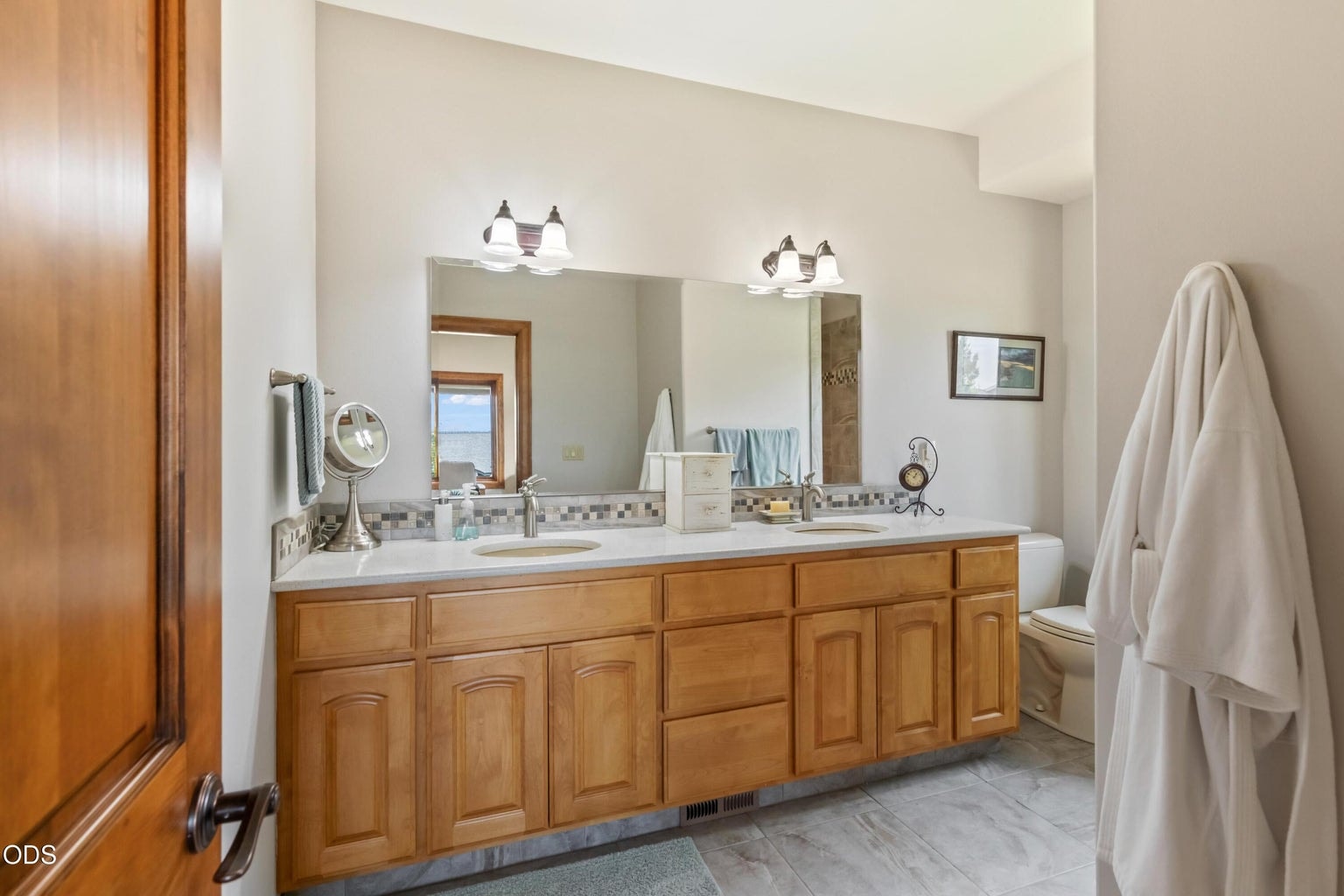 Photo of 373 SE Manzanita Drive 24 of 46