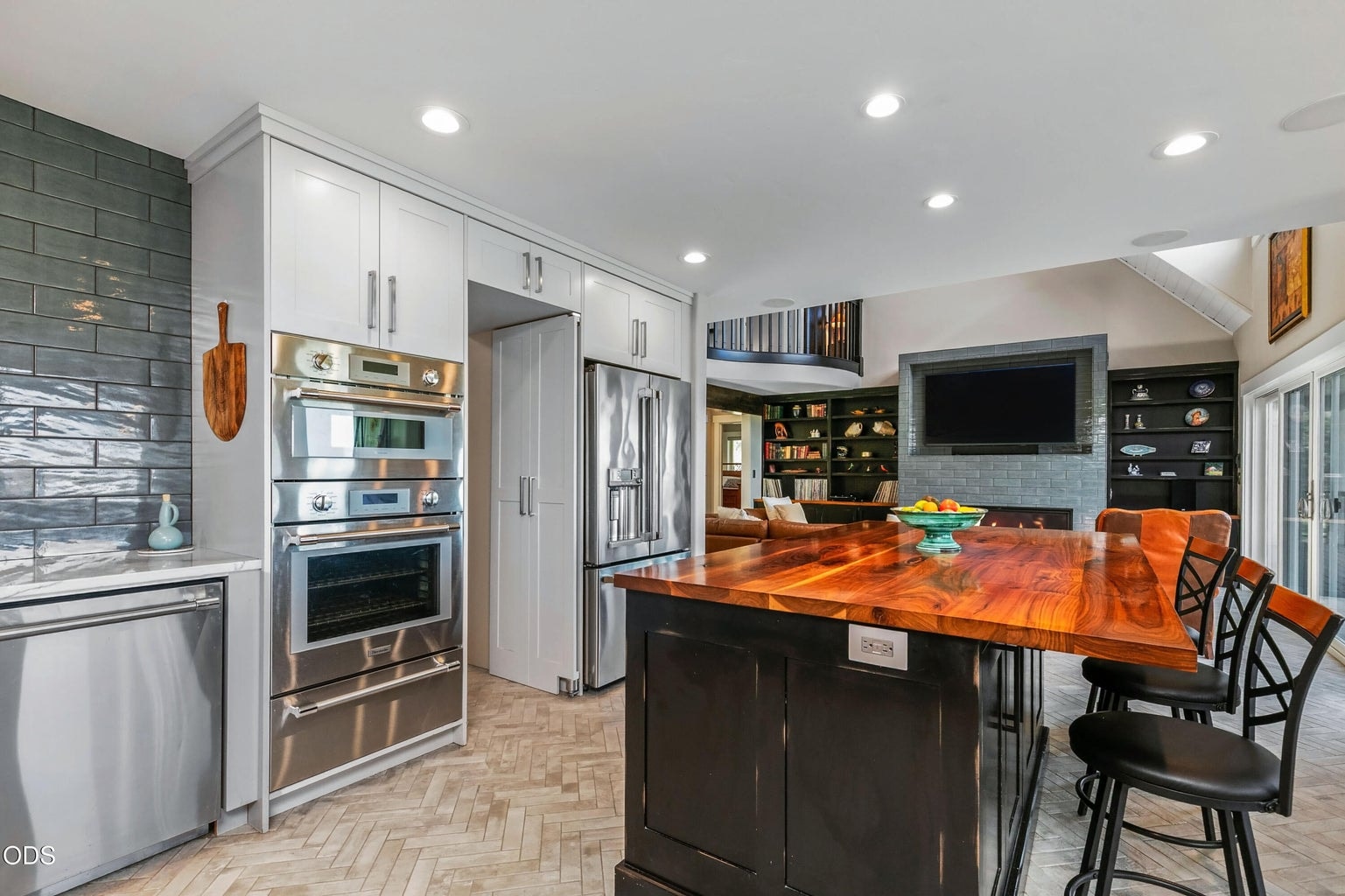 Photo of 6105 NW Kingwood Avenue 28 of 94