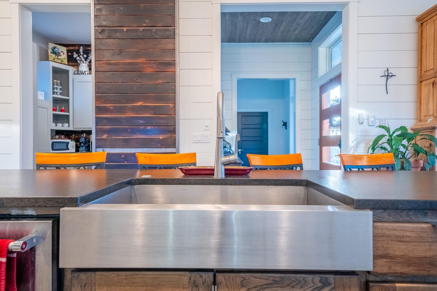 Stainless oversized farmhouse sink!