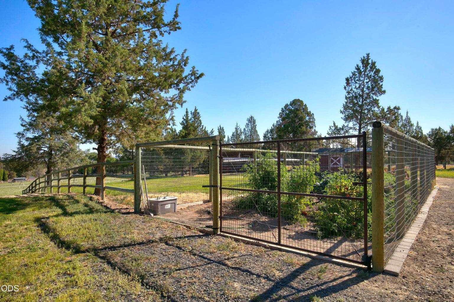 Photo of 6105 NW Kingwood Avenue 76 of 94