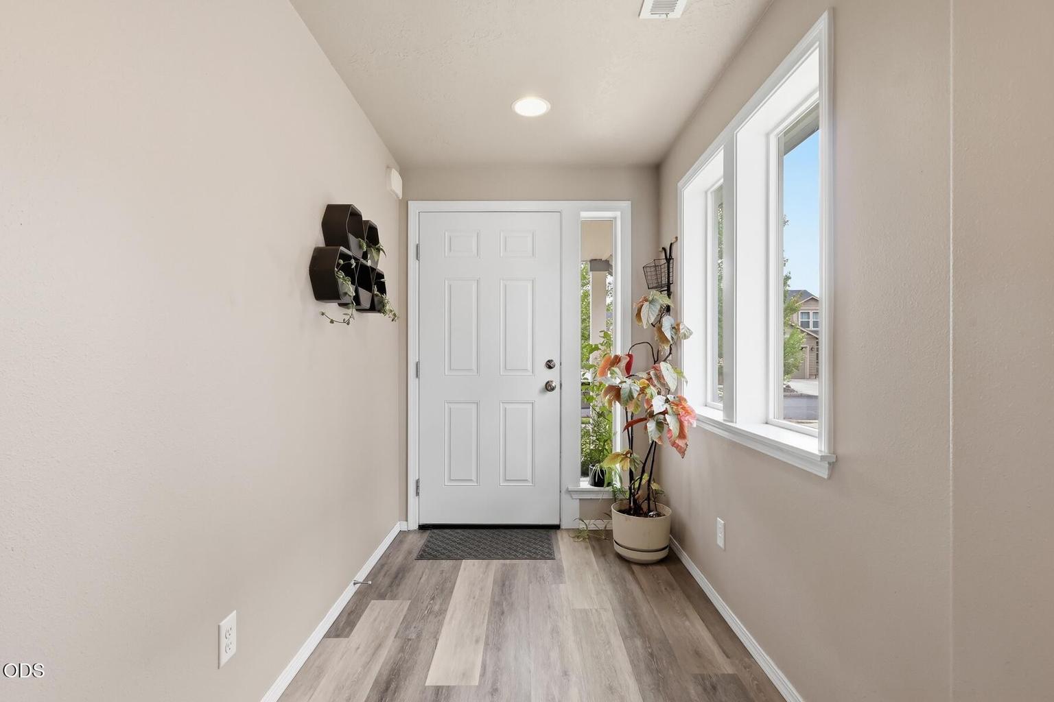 Photo of 612 SE Gleneden Place 5 of 40