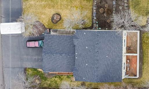 Photo of 614 S Cliffside Lane 10 of 11