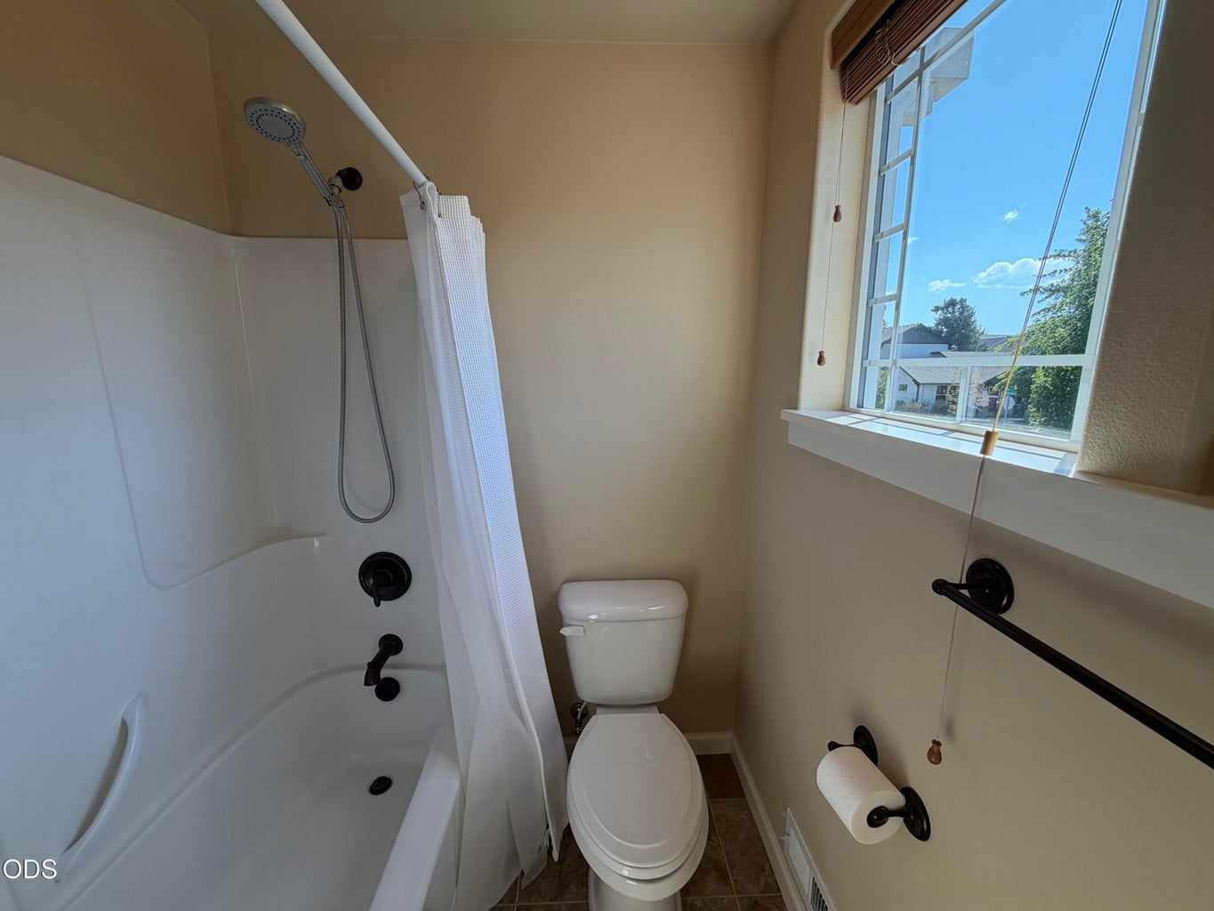 Photo of 2750 NE Great Horned Place 23 of 54