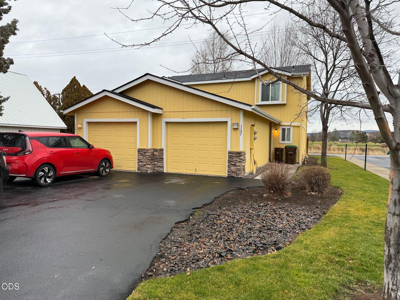 Photo of 592 S Cliffside Lane 1 of 14