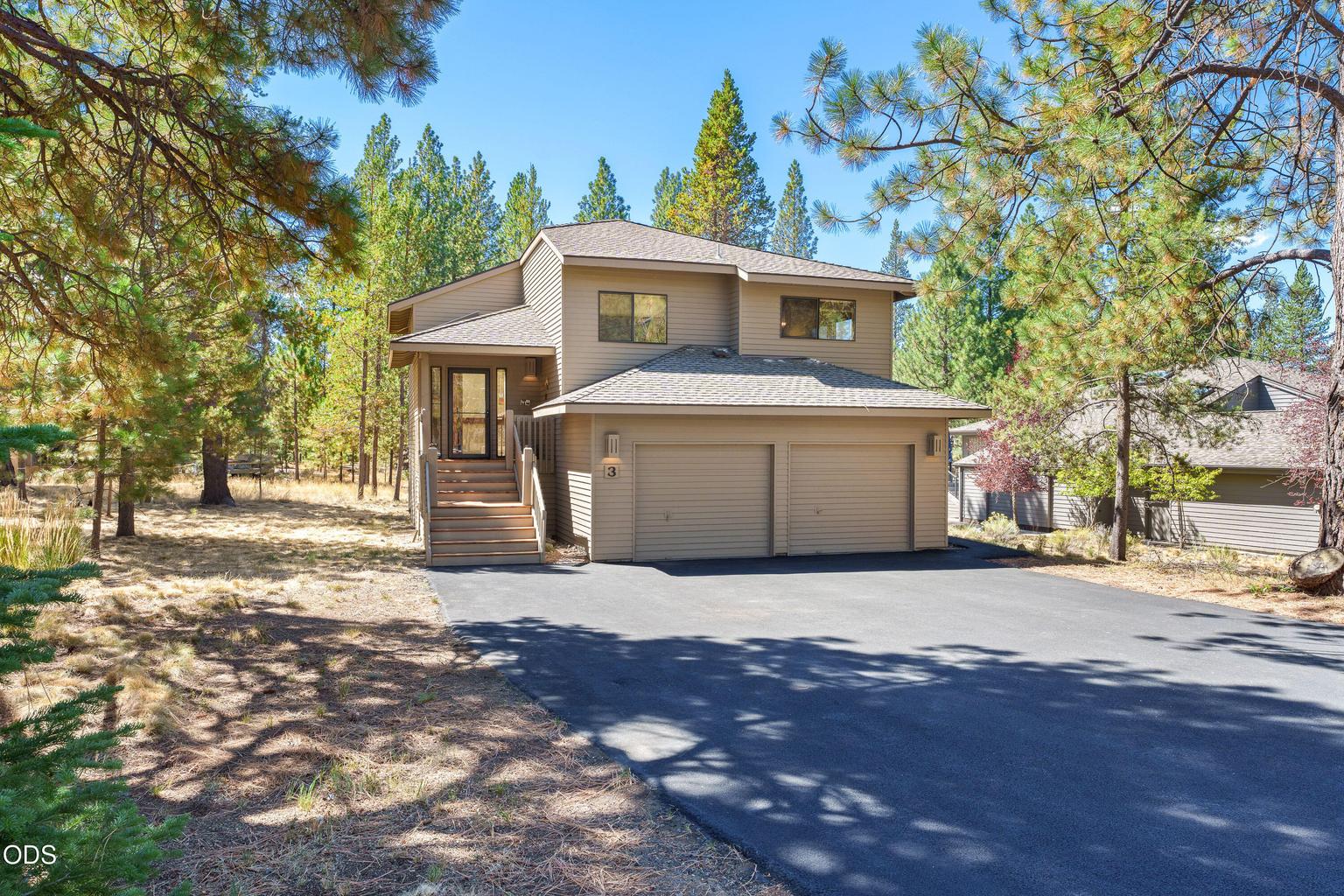 Photo of 17855 Lava Butte Lane 2 of 43