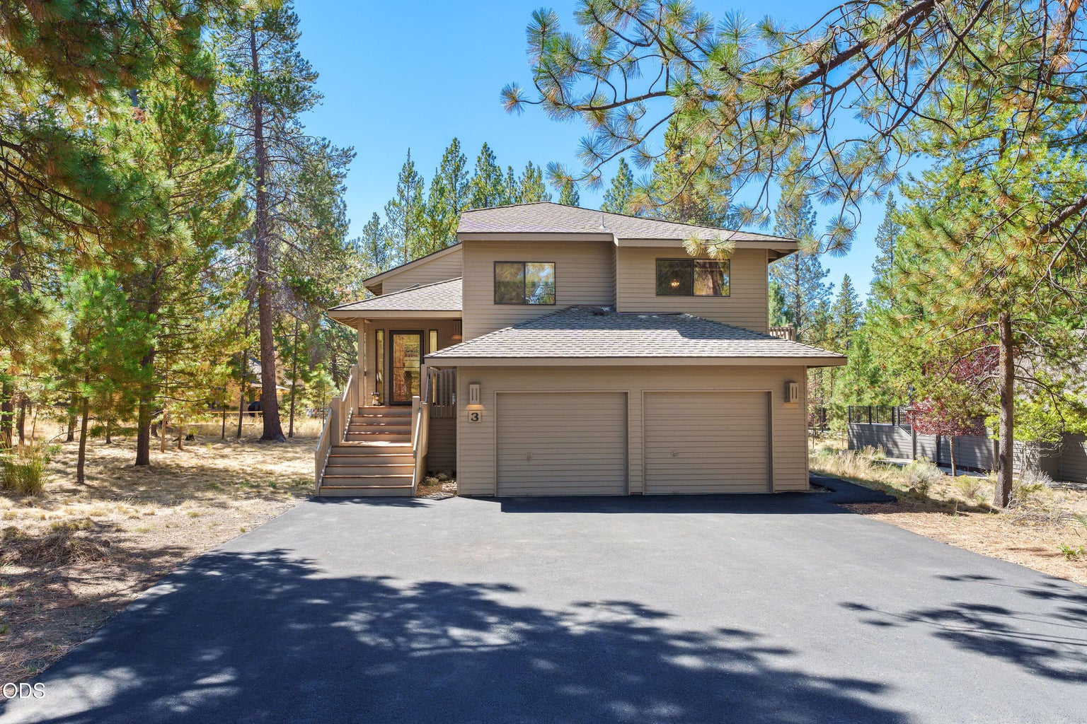Photo of 17855 Lava Butte Lane 3 of 43