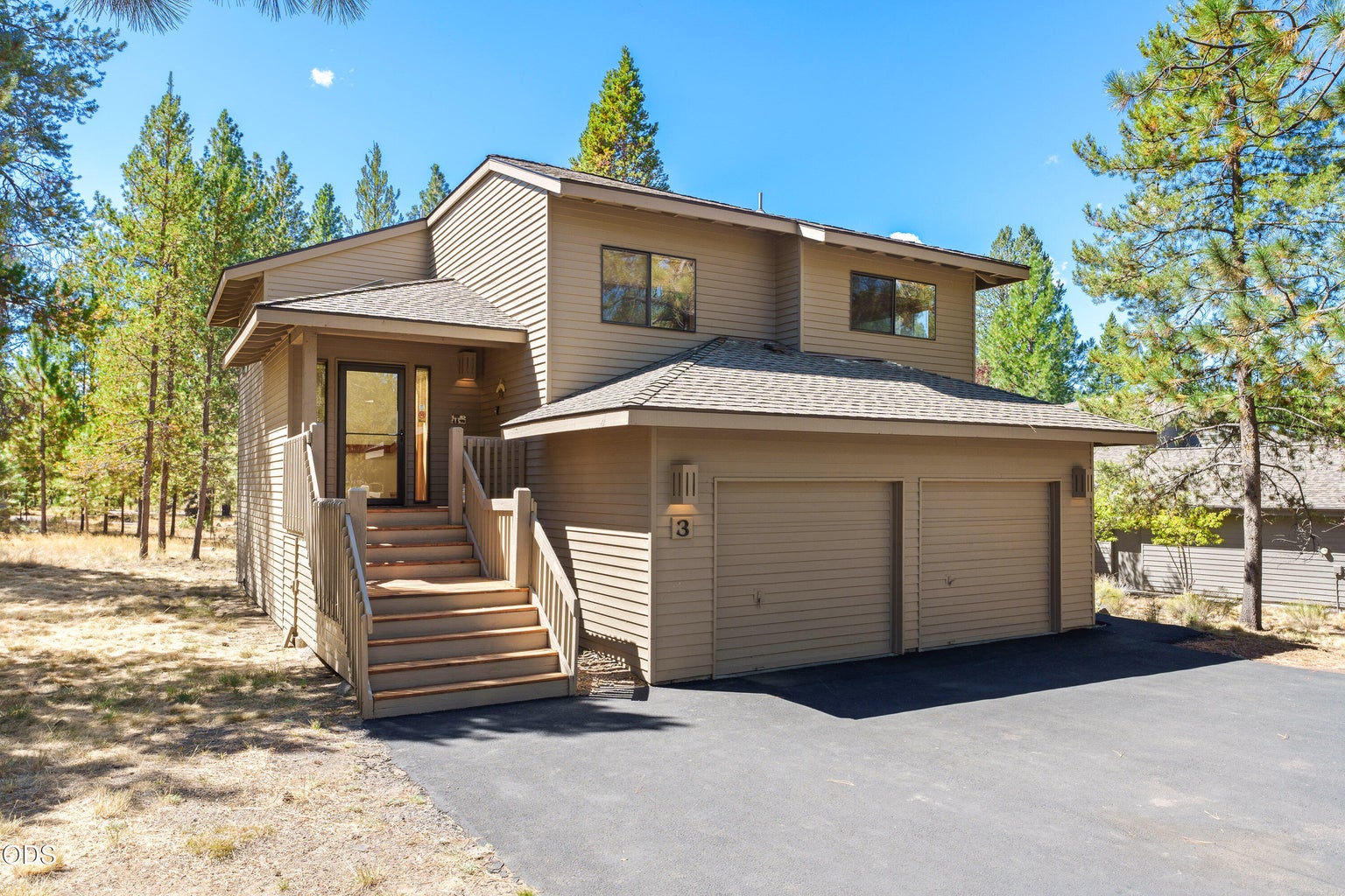 Photo of 17855 Lava Butte Lane 4 of 43