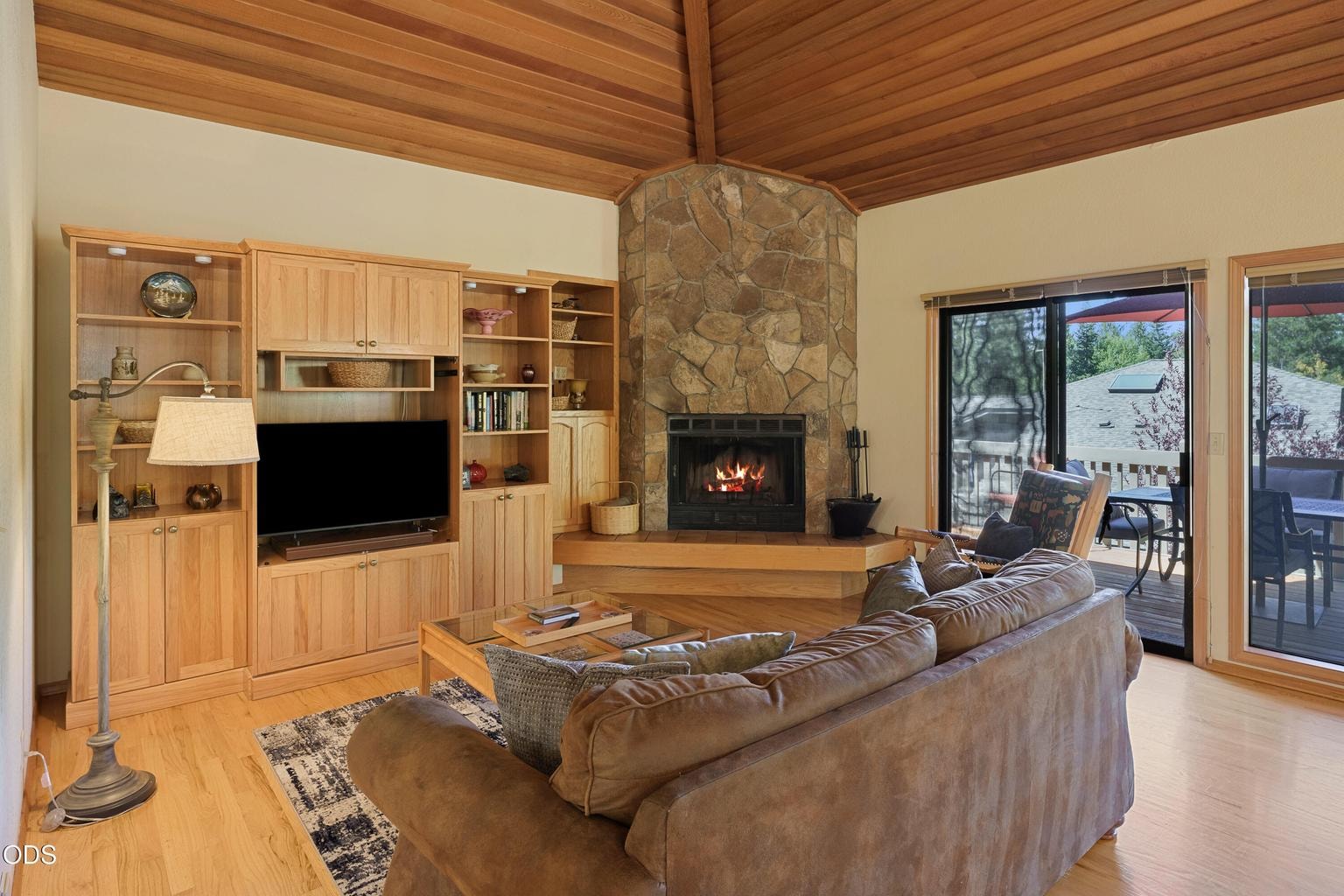 Photo of 17855 Lava Butte Lane 8 of 43