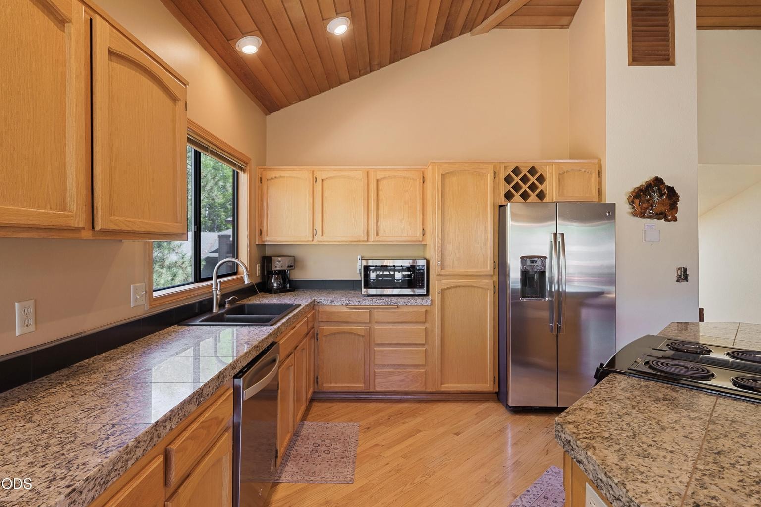 Photo of 17855 Lava Butte Lane 14 of 43