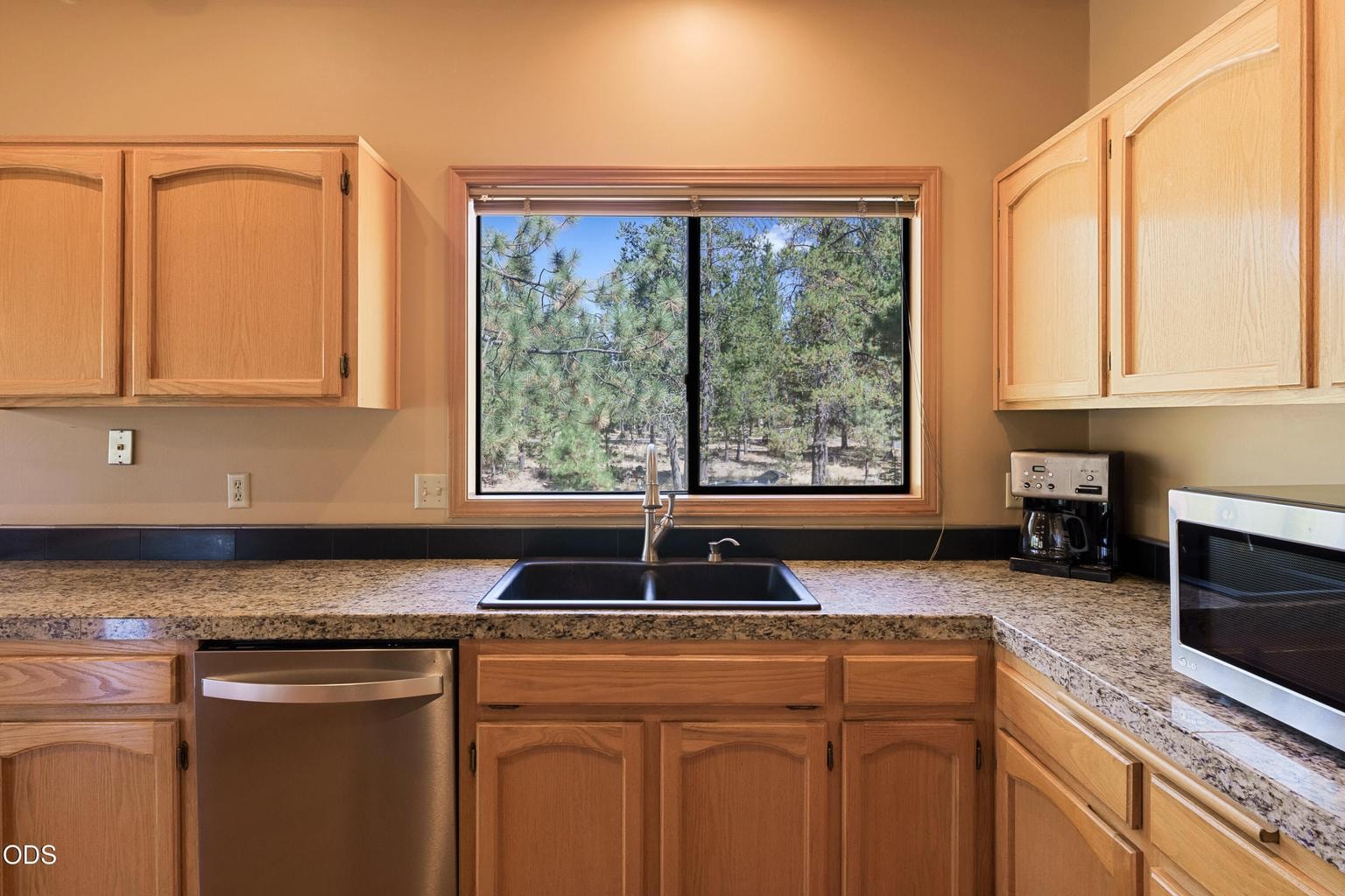 Photo of 17855 Lava Butte Lane 15 of 43