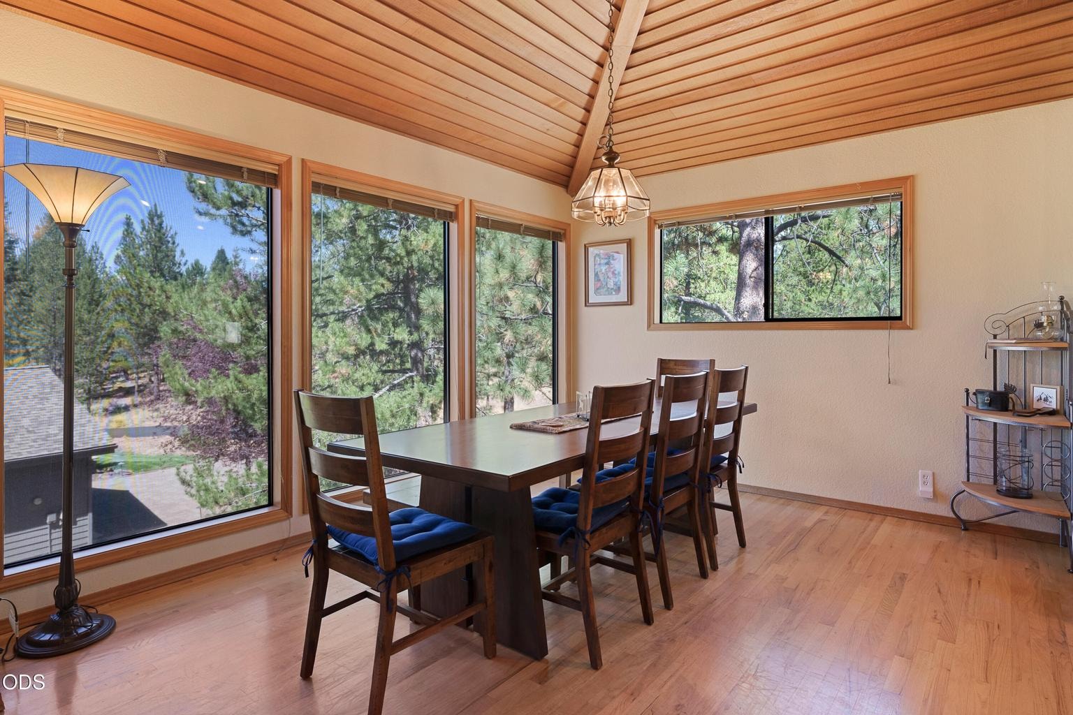Photo of 17855 Lava Butte Lane 18 of 43
