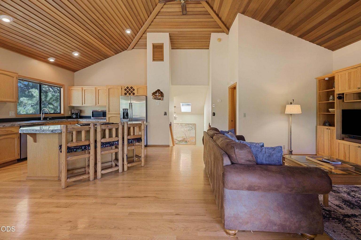 Photo of 17855 Lava Butte Lane 19 of 43