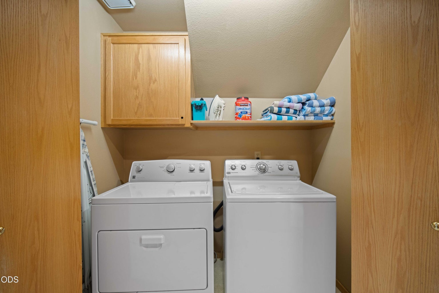 In-home laundry keeps longer stays and busy Sunriver weekends simple and convenient.