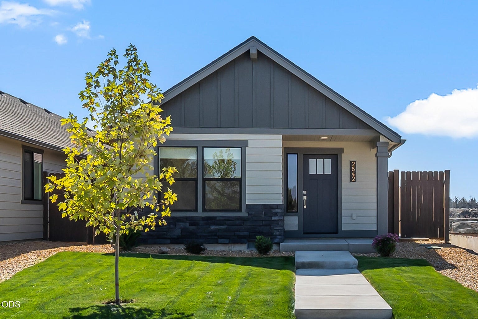 Photo of 2842 NW Sterling Drive 1 of 22