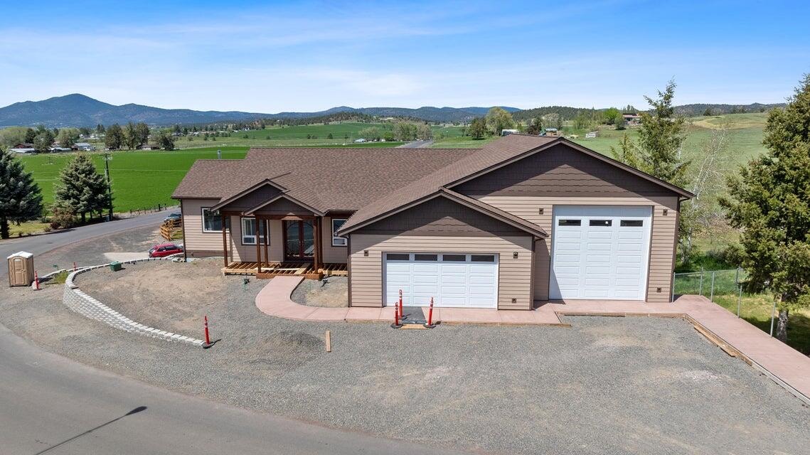 Photo of 3248 NE Yellowpine Road 1 of 62