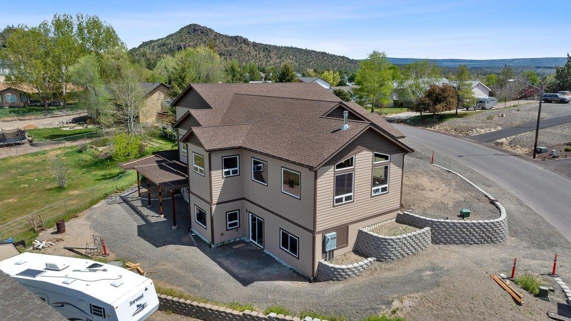 Photo of 3248 NE Yellowpine Road 3 of 62