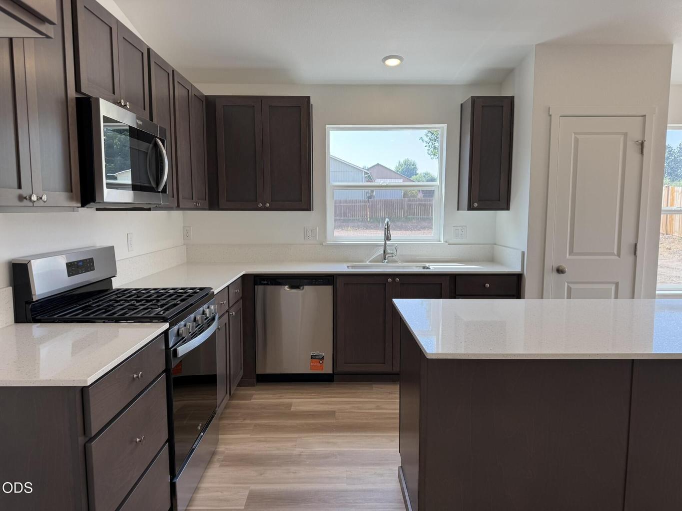 Photos of similar model, actual finishes may vary