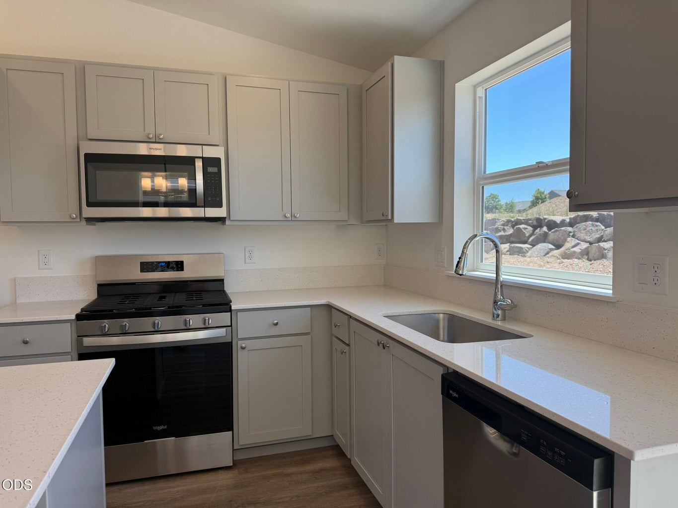 Photos of similar model, actual finishes may vary