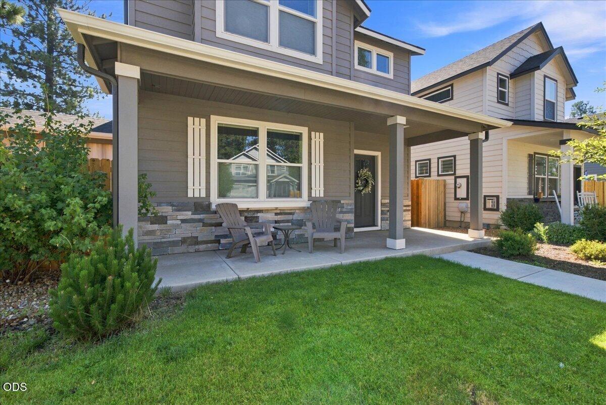Photo of 642 N Willitts Street 3 of 55